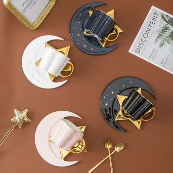 Cangkir kopi dan piring Bintang keramik, kreatif dengan sendok pegangan emas Caneca dor de teh susu jus ar minum porcelana